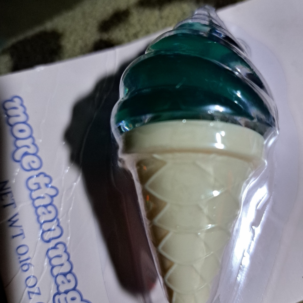 Blue Raspberry lip balm - Picture 4 of 9